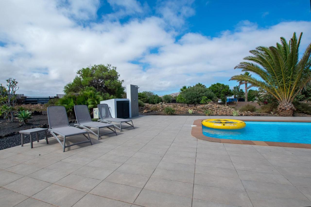Wind Wave 28B - Heated & Shared Pool Villa La Oliva Exterior photo